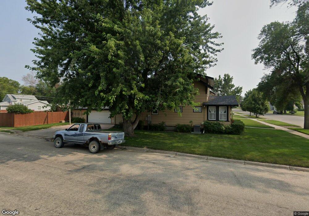 816 7th St SE, Jamestown, ND 58401 - photo 1