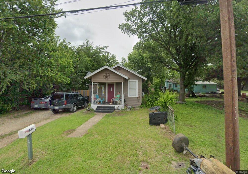 615 N Wilhite St, Cleburne, TX 76031 - photo 1