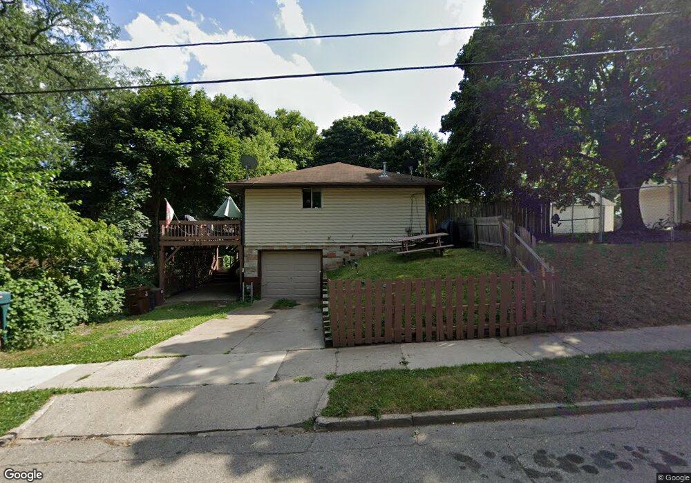 915 Cross St, Lansing, MI 48915 - photo 1