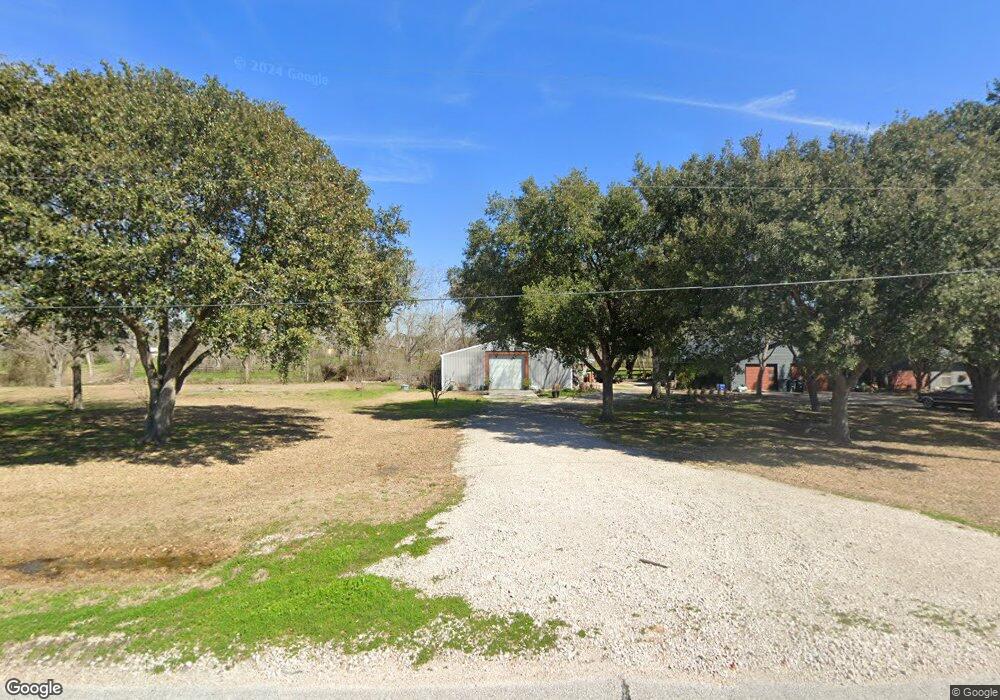 215 Twin Ln, Rosenberg, TX 77471 - photo 1