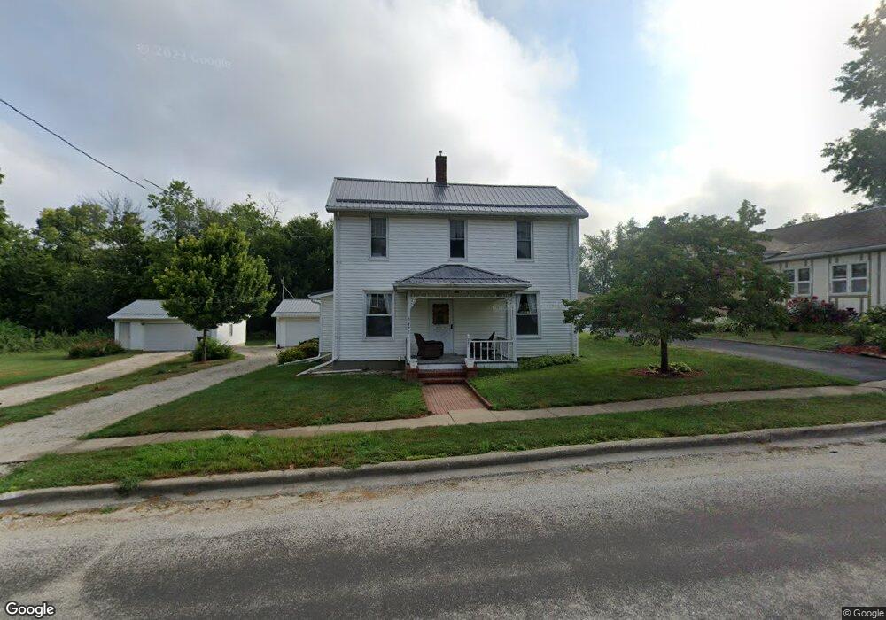 431 E Beardstown St, Virginia, IL 62691 - photo 1