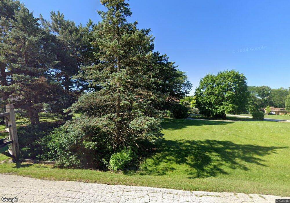 12555 Laurel Ln, Elm Grove, WI 53122 - photo 1