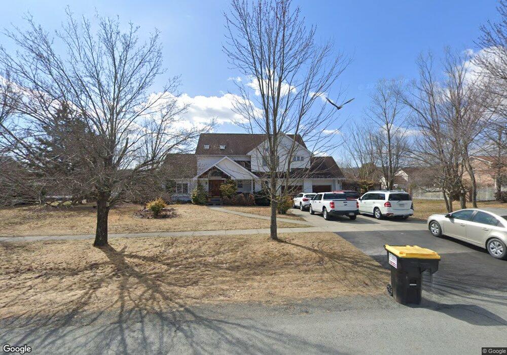 915 Apple Tree Rd, Moscow, PA 18444 - photo 1