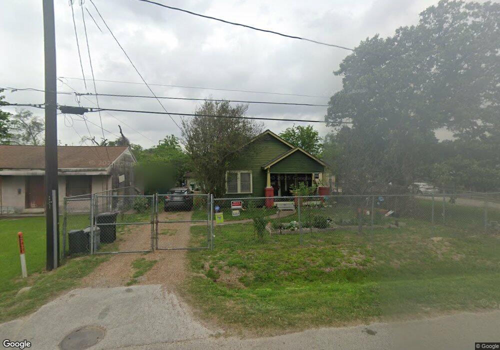 319 Reid St, Houston, TX 77022 - photo 1