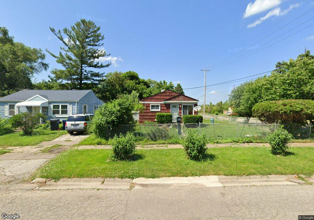 802 Barrie Ave, Flint, MI 48507 - photo 1