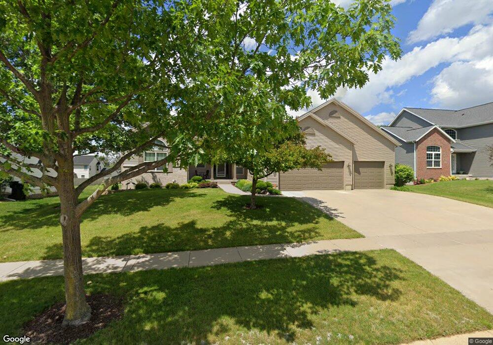 4220 Woodsonia Ct NW, Cedar Rapids, IA 52405 - photo 1
