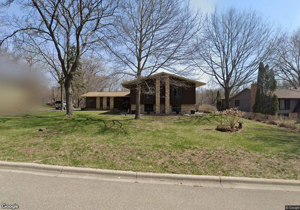 5945 Ivy Ln, Minnetonka, MN 55345 - photo 1