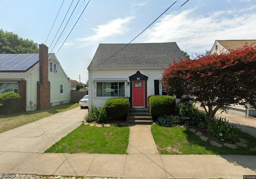 30 Leslie St, Cranston, RI 02910 - photo 1