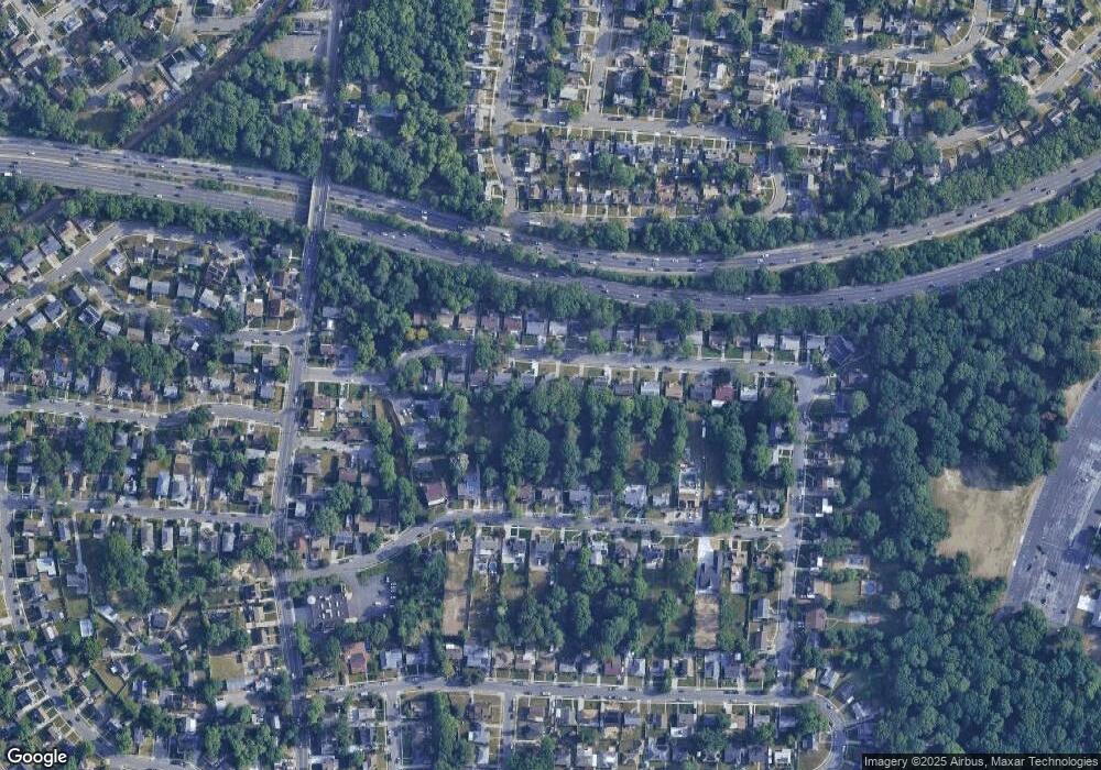 746 Janos Ln, West Hempstead, NY 11552 - photo 1