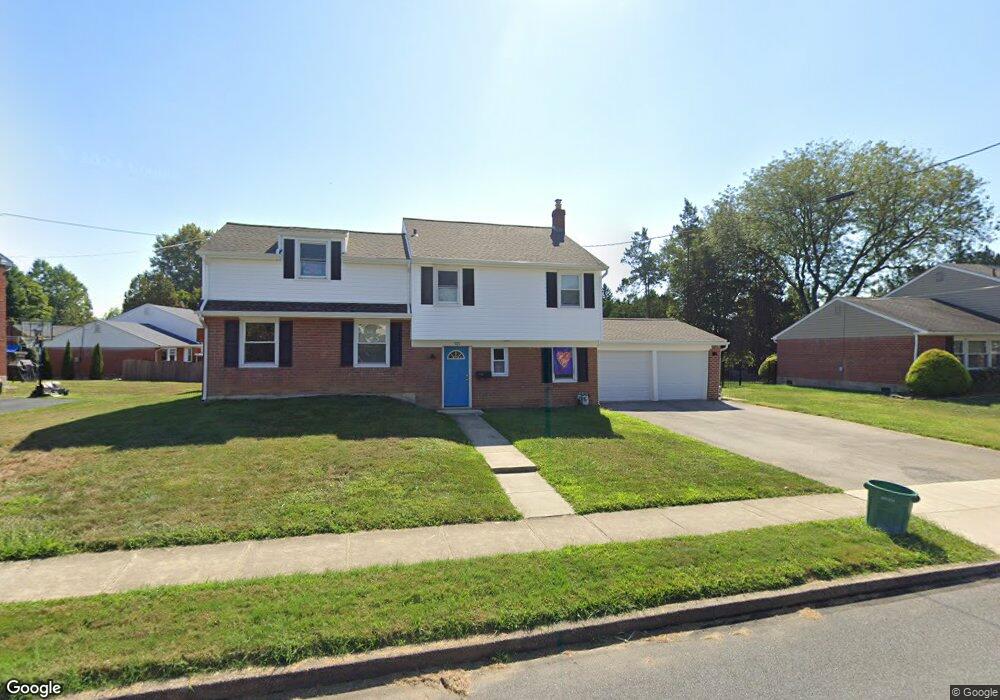 702 Lincoln Dr, Brookhaven, PA 19015 - photo 1