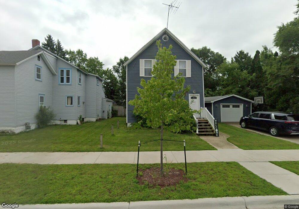 1905 13th Ave, Menominee, MI 49858 - photo 1