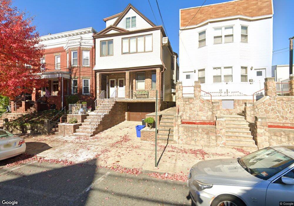 121 W 26th St, Bayonne, NJ 07002 - photo 1