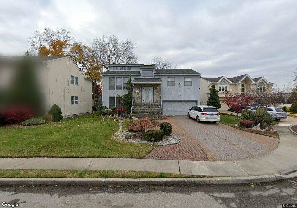 9 Cherry Grove Ct, Valley Stream, NY 11581 - photo 1