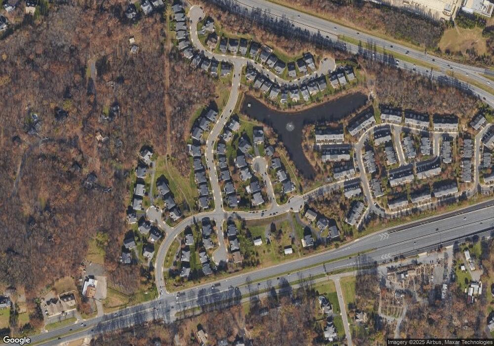 4924 Cahoon Ct, Fairfax, VA 22030 - photo 1