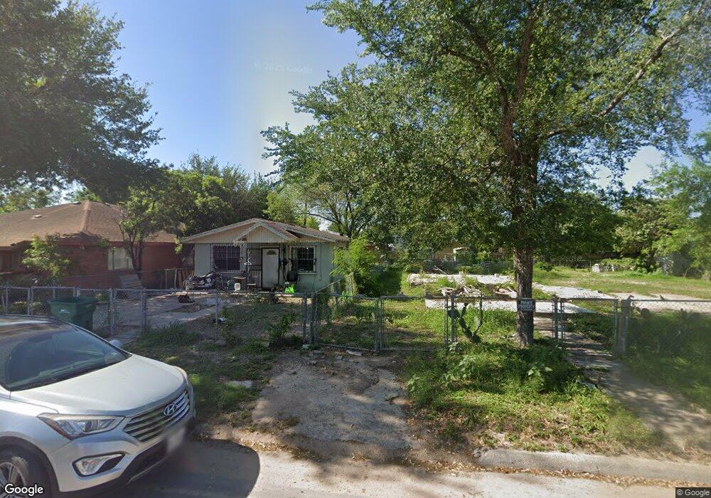 216 E Diaz St, Pharr, TX 78577 - photo 1
