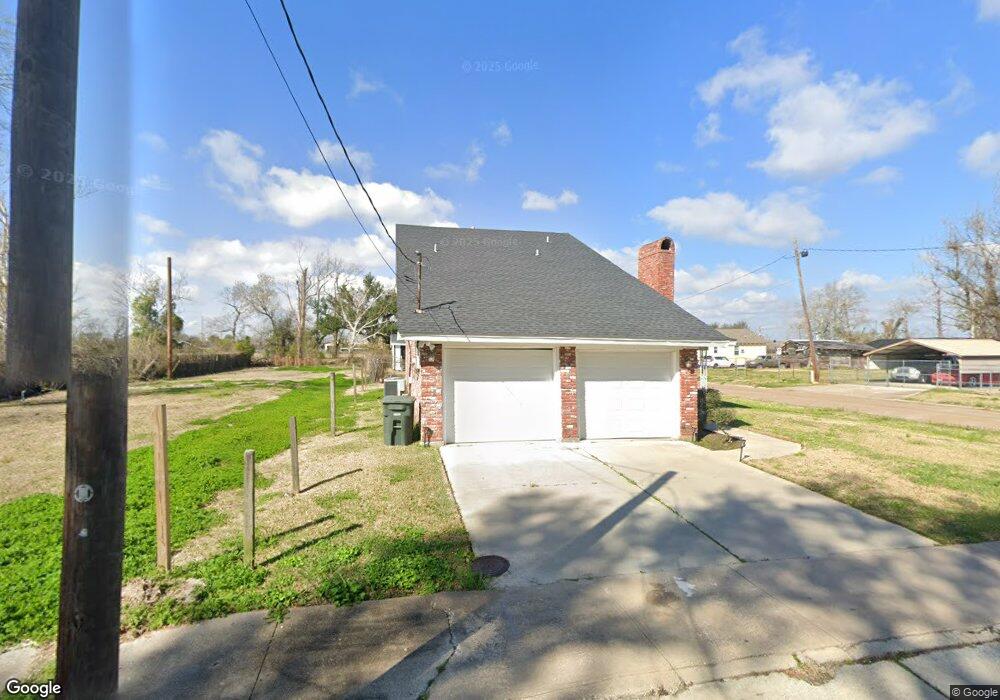 427 N 1st Ave, Lake Charles, LA 70601 - photo 1