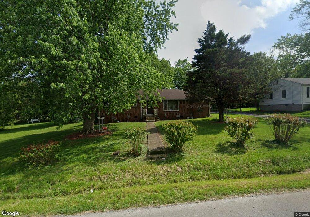 304 Meadow Dr, Shelbyville, TN 37160 - photo 1