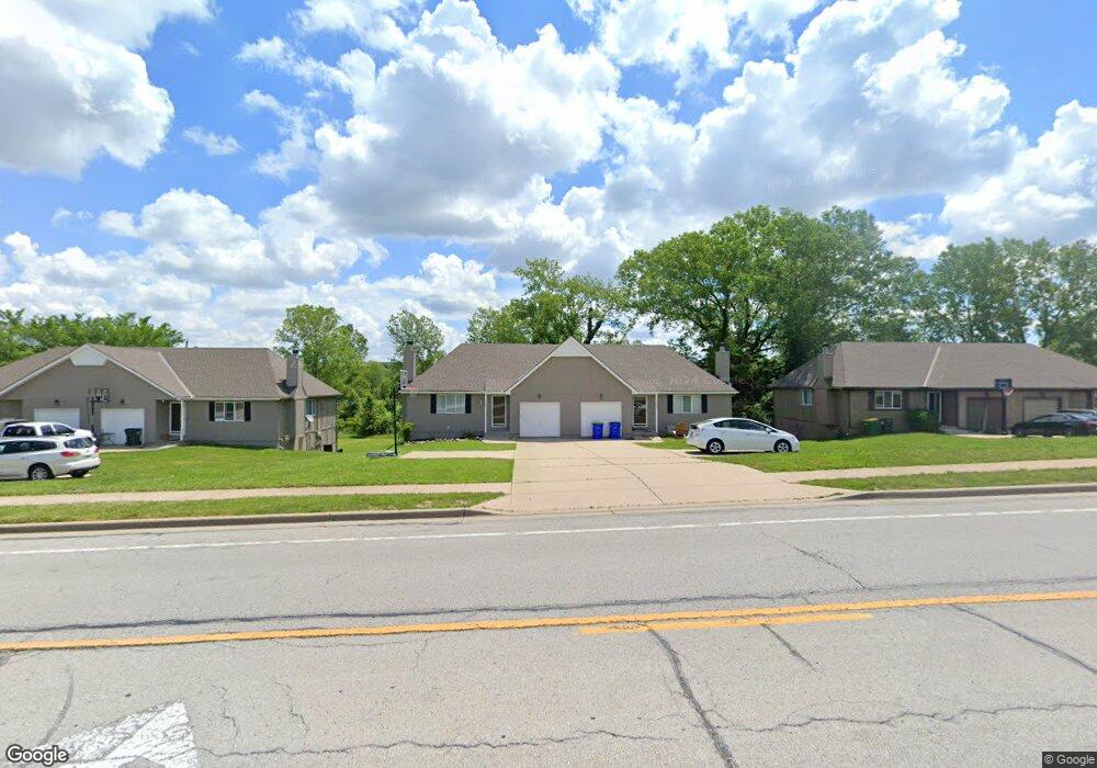 5401 Woodland Rd, Shawnee, KS 66218 - photo 1