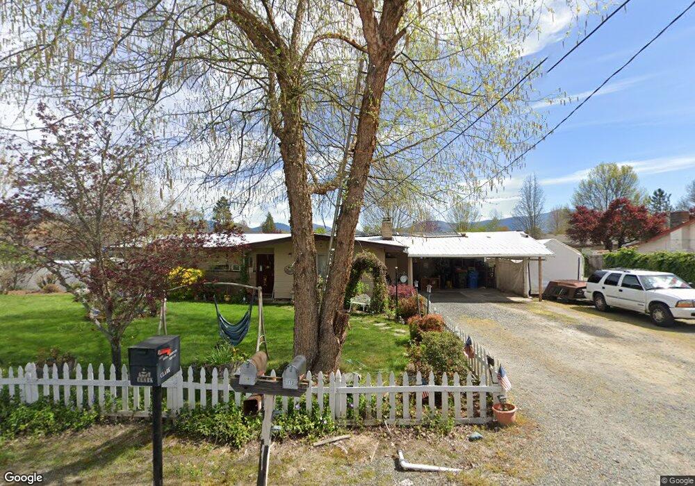 1411 Raydean Dr, Grants Pass, OR 97527 - photo 1