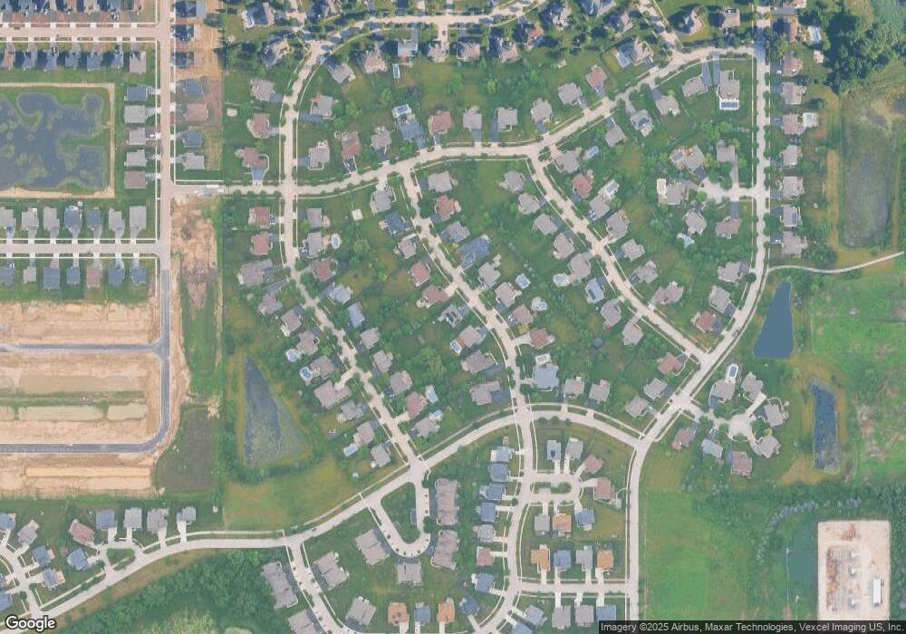 1050 Kingsmill Dr, Algonquin, IL 60102 - photo 1