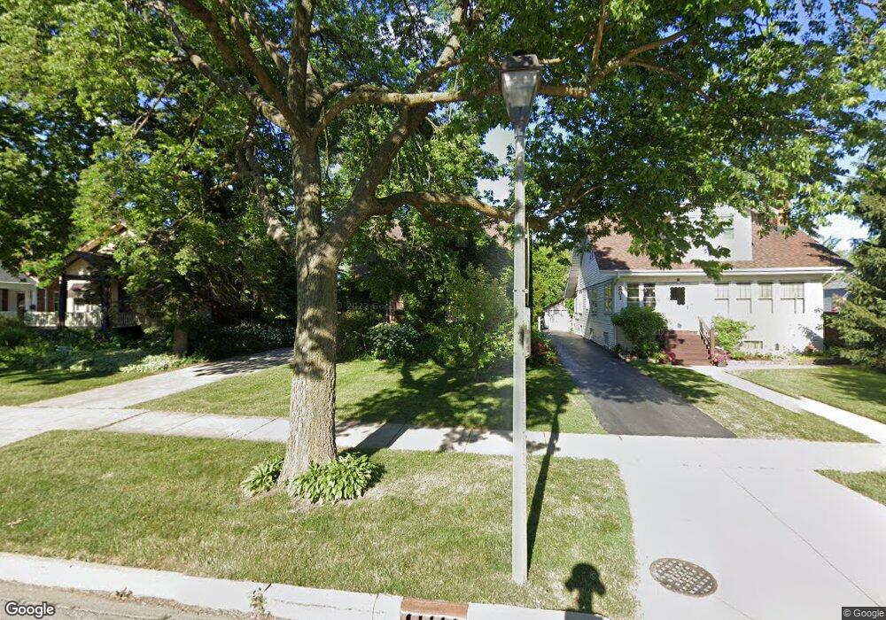 305 N Myrtle Ave, Elmhurst, IL 60126 - photo 1