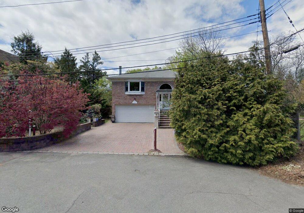 27 Hoover Rd, Yonkers, NY 10710 - photo 1