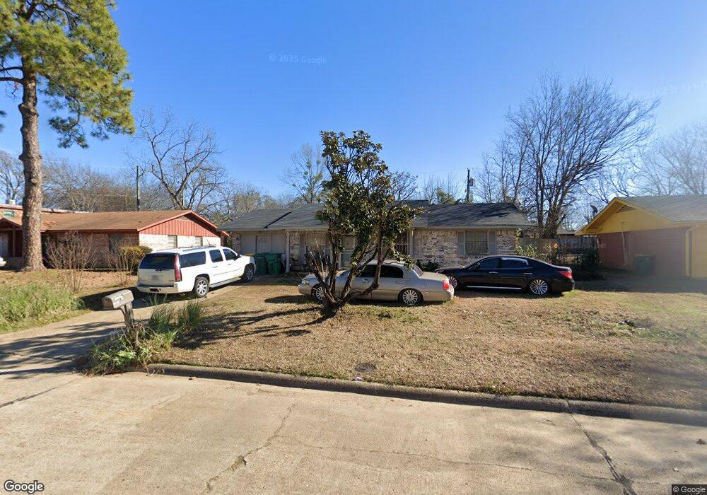 1722 Waverly Dr, Texarkana, TX 75501 - photo 1