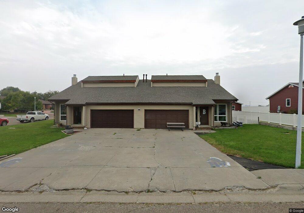 1405 12th St, Havre, MT 59501 - photo 1