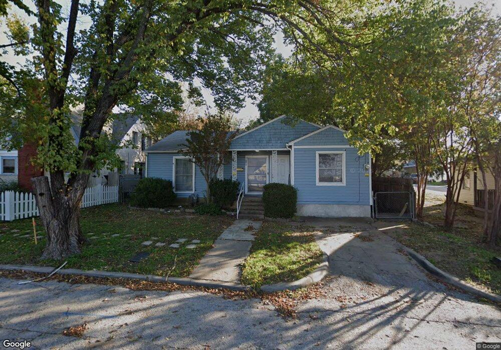 121 Moore St, Grand Prairie, TX 75050 - photo 1