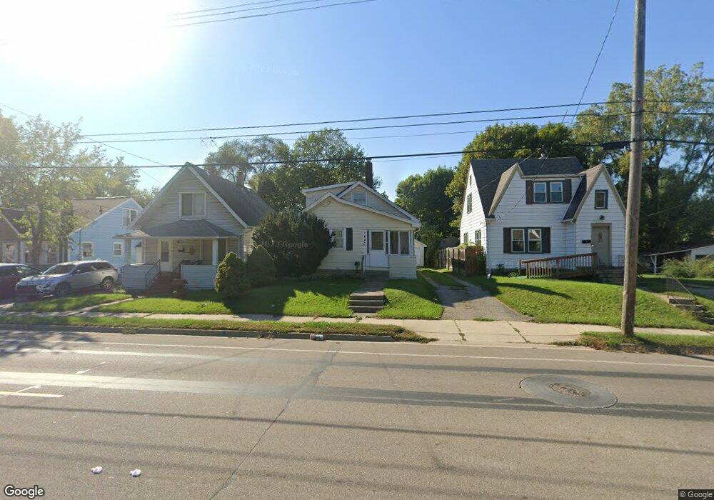 1443 N Martin Luther King jr Blvd, Lansing, MI 48915 - photo 1
