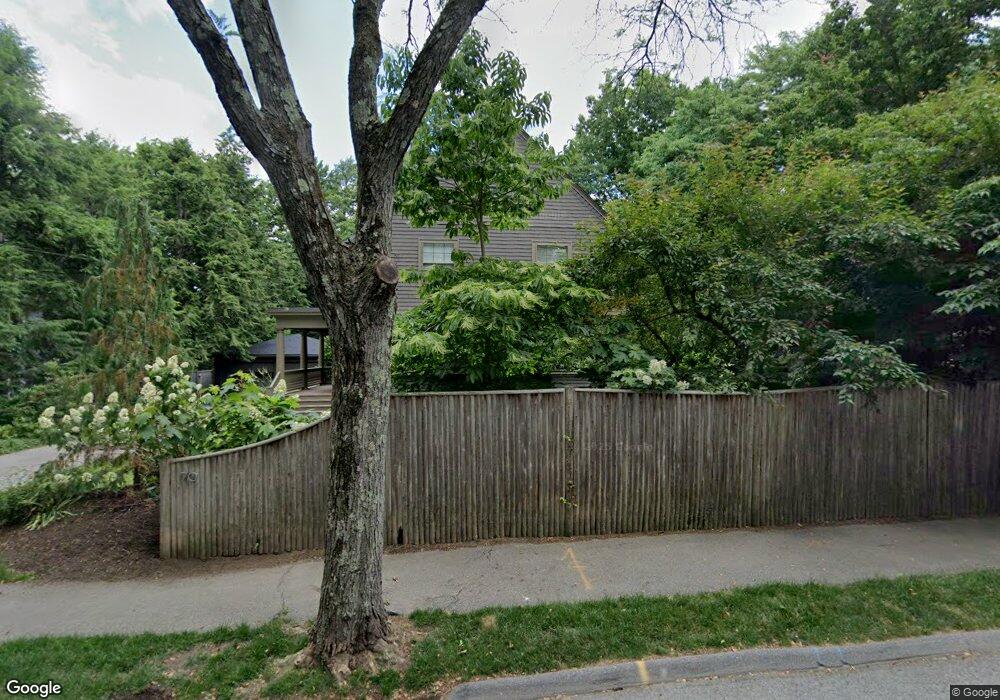 70 Circuit Rd, Chestnut Hill, MA 02467 - photo 1