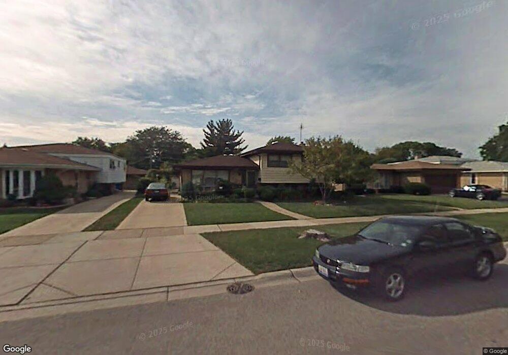 2064 Eastview Dr, Des Plaines, IL 60018 - photo 1