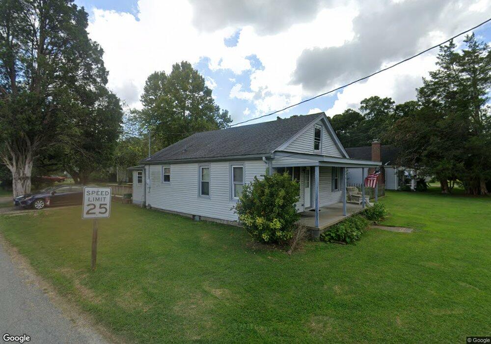 890 Thompson Ave, West Point, VA 23181 - photo 1