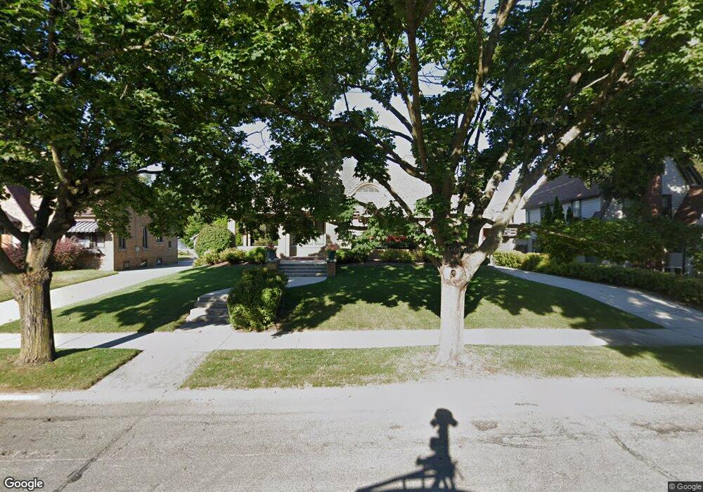 934 N 17th St, Manitowoc, WI 54220 - photo 1