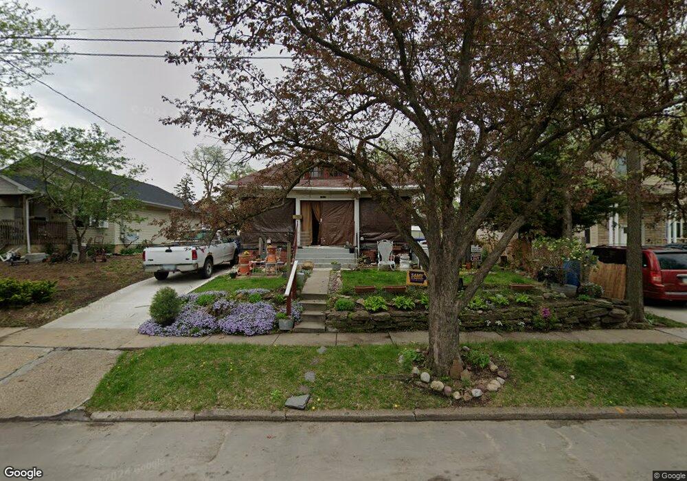 1917 10th St, Des Moines, IA 50314 - photo 1