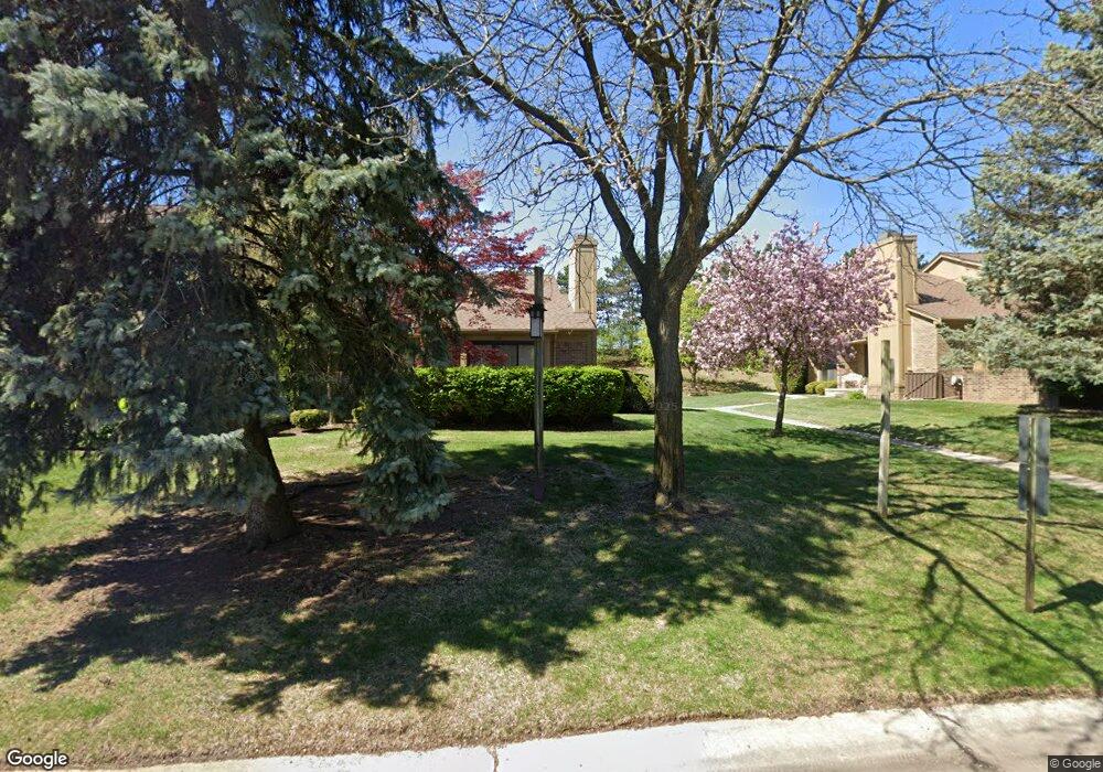 1658 South Hill Cir unit 36, Bloomfield Hills, MI 48304 - photo 1