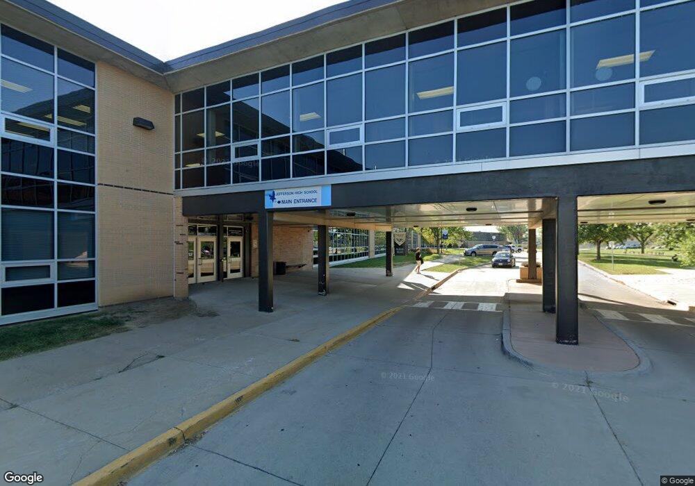 2217 9th Ave SW, Cedar Rapids, IA 52404 - photo 1