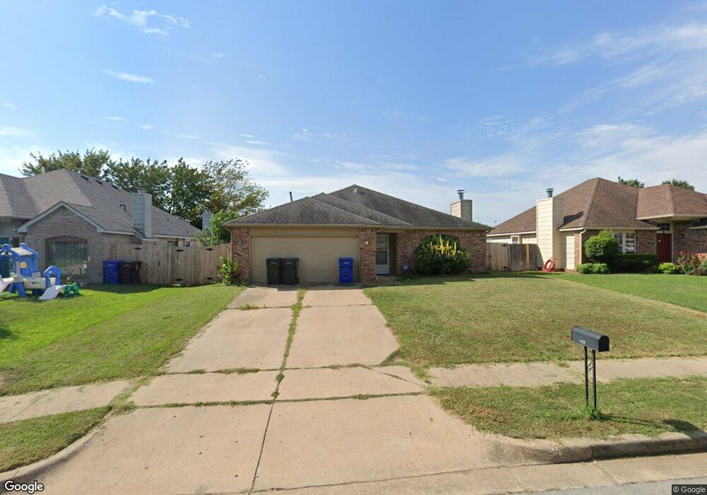 201 E Laredo Place, Broken Arrow, OK 74012 - photo 1