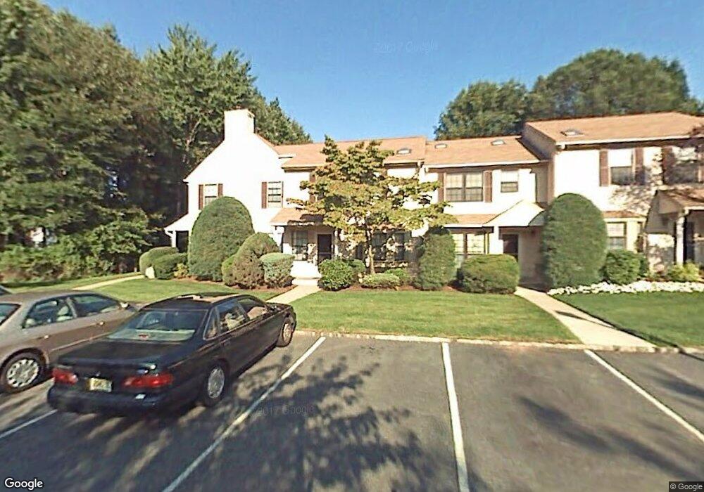 601 Maplecrest Rd, Edison, NJ 08820 - photo 1