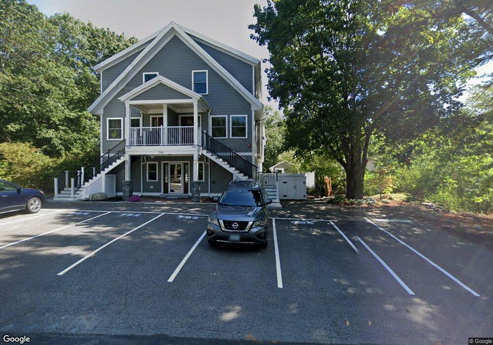 792 Sagamore Ave unit 1, Portsmouth, NH 03801 - photo 1