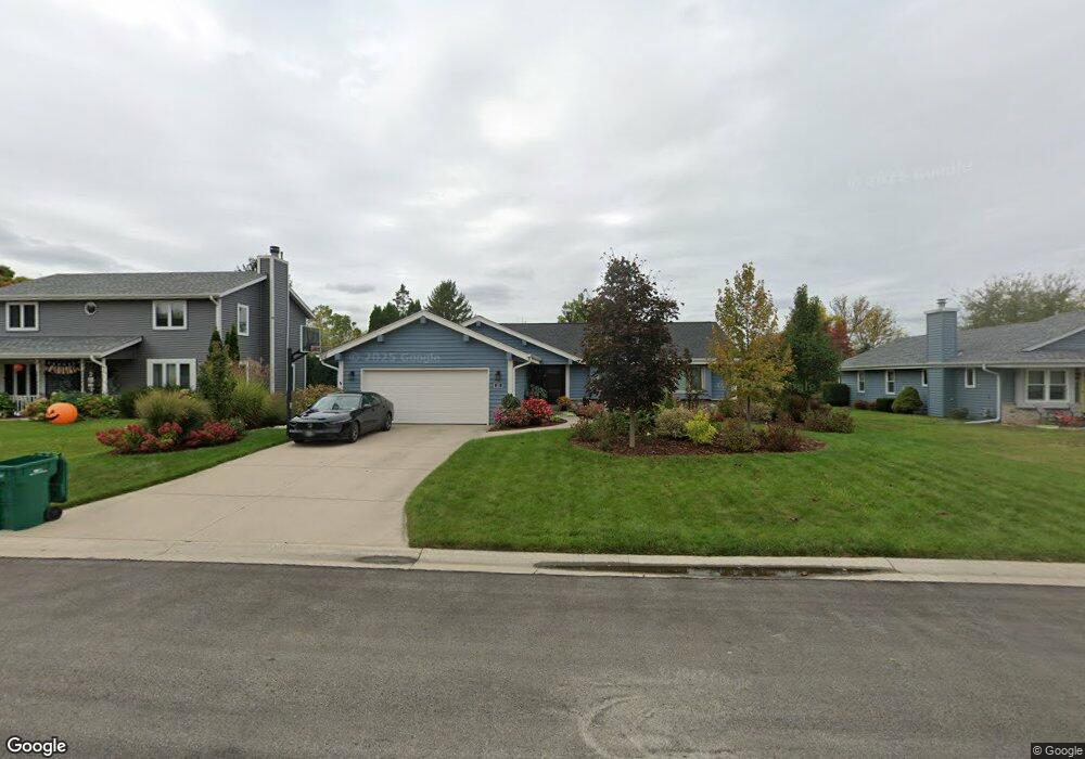 W163N10467 Ridgeview Ln, Germantown, WI 53022 - photo 1