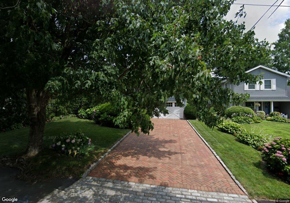 113 Cow Neck Rd, Port Washington, NY 11050 - photo 1