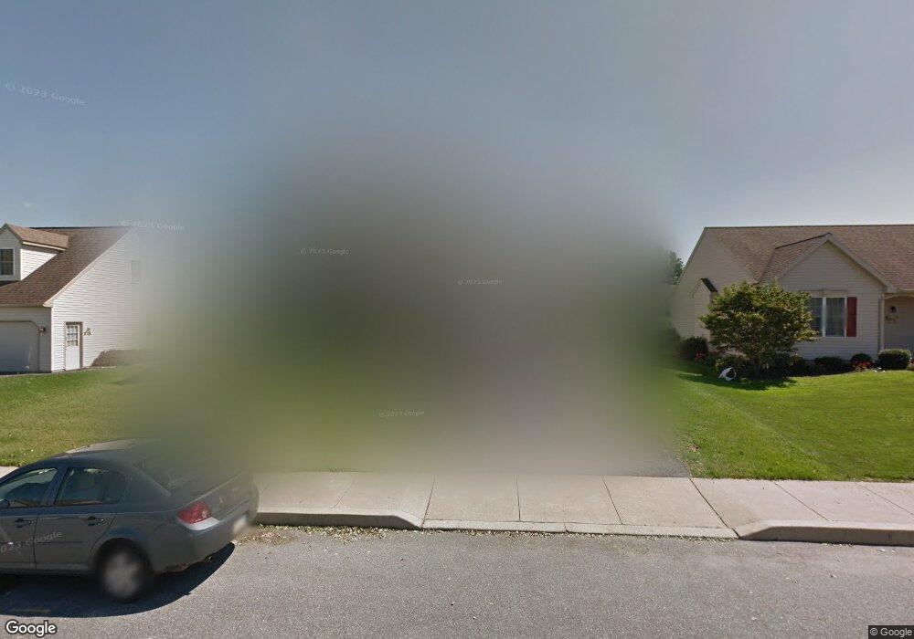 572 W Conestoga St, New Holland, PA 17557 - photo 1