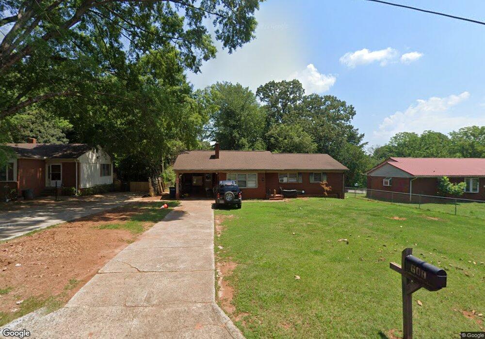 608 Holland Dr, Statesville, NC 28677 - photo 1