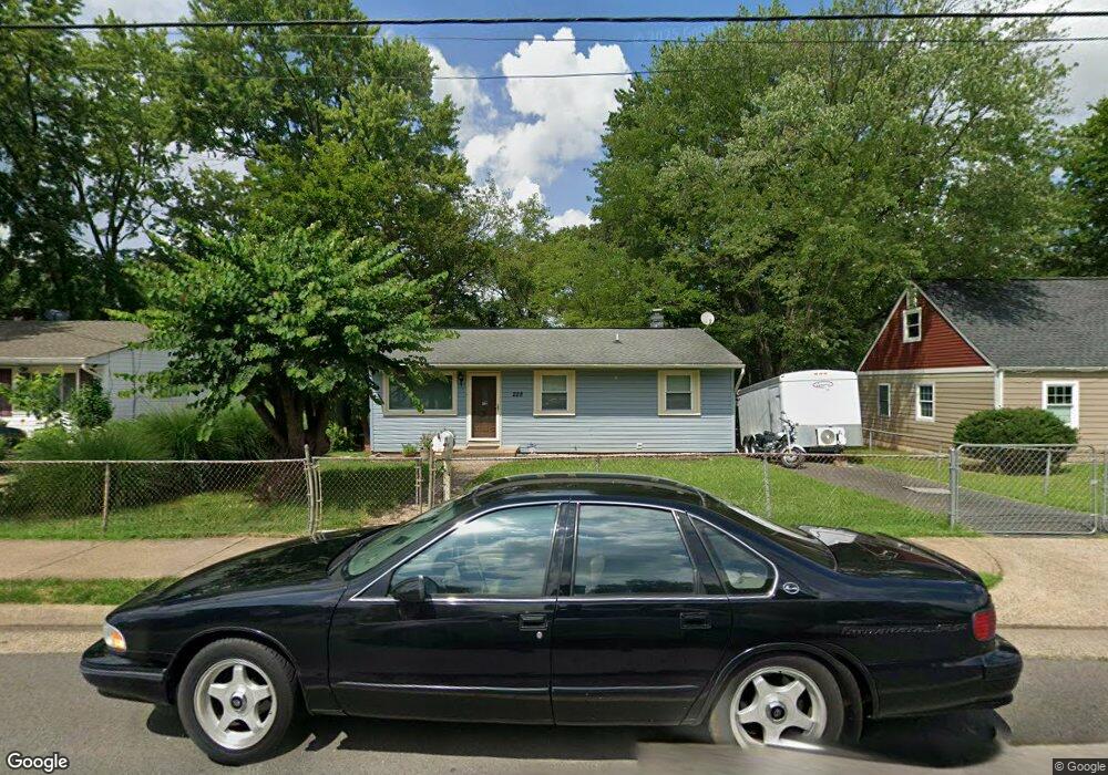 228 Manassas Dr, Manassas Park, VA 20111 - photo 1