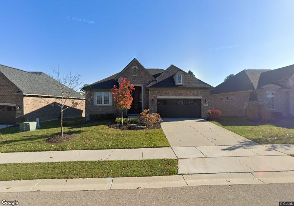 6827 Heirloom Cir, West Bloomfield, MI 48322 - photo 1