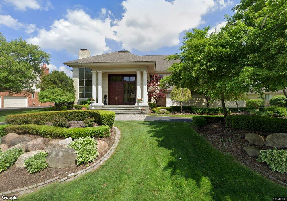2871 Chestnut Run Dr, Bloomfield Hills, MI 48302 - photo 1