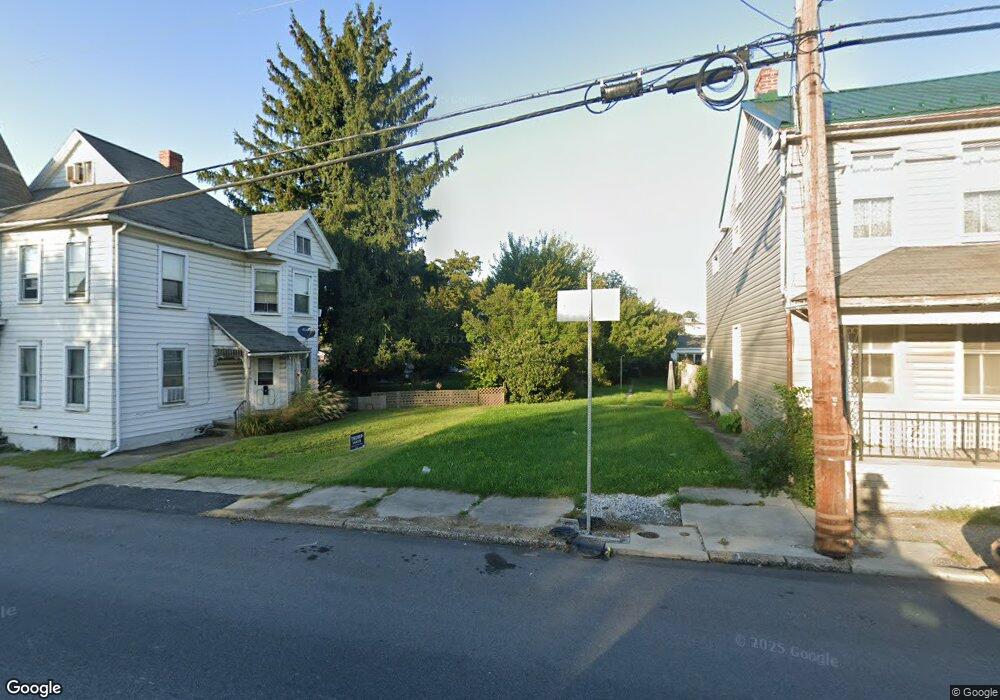 33 N Queen St, Littlestown, PA 17340 - photo 1