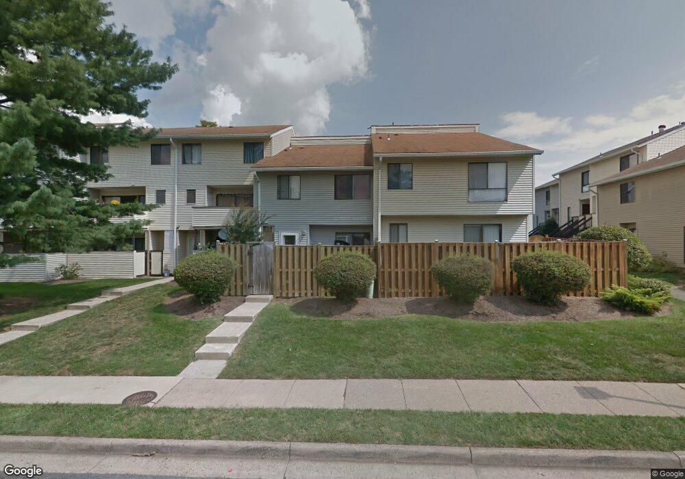 8712 Village Square Dr unit 11/871, Alexandria, VA 22309 - photo 1