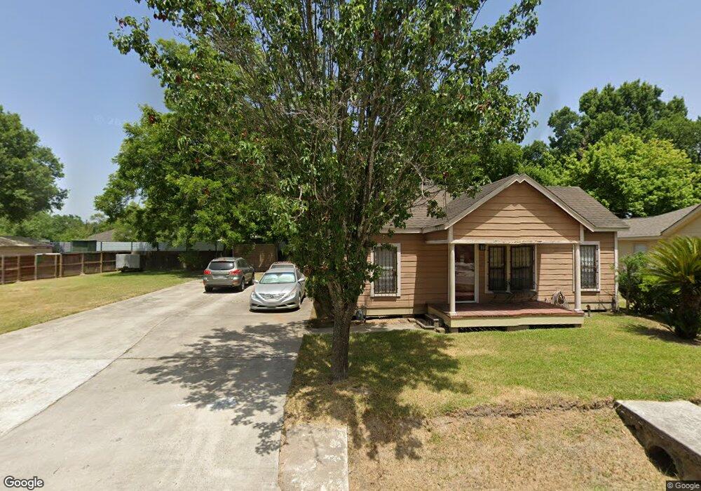 9122 Henrietta St, Houston, TX 77088 - photo 1